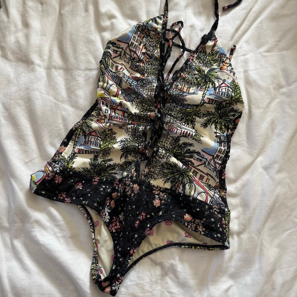 PARADIZIA Black and White Lace Up Halter One Piece Swimsuit Size Small casual